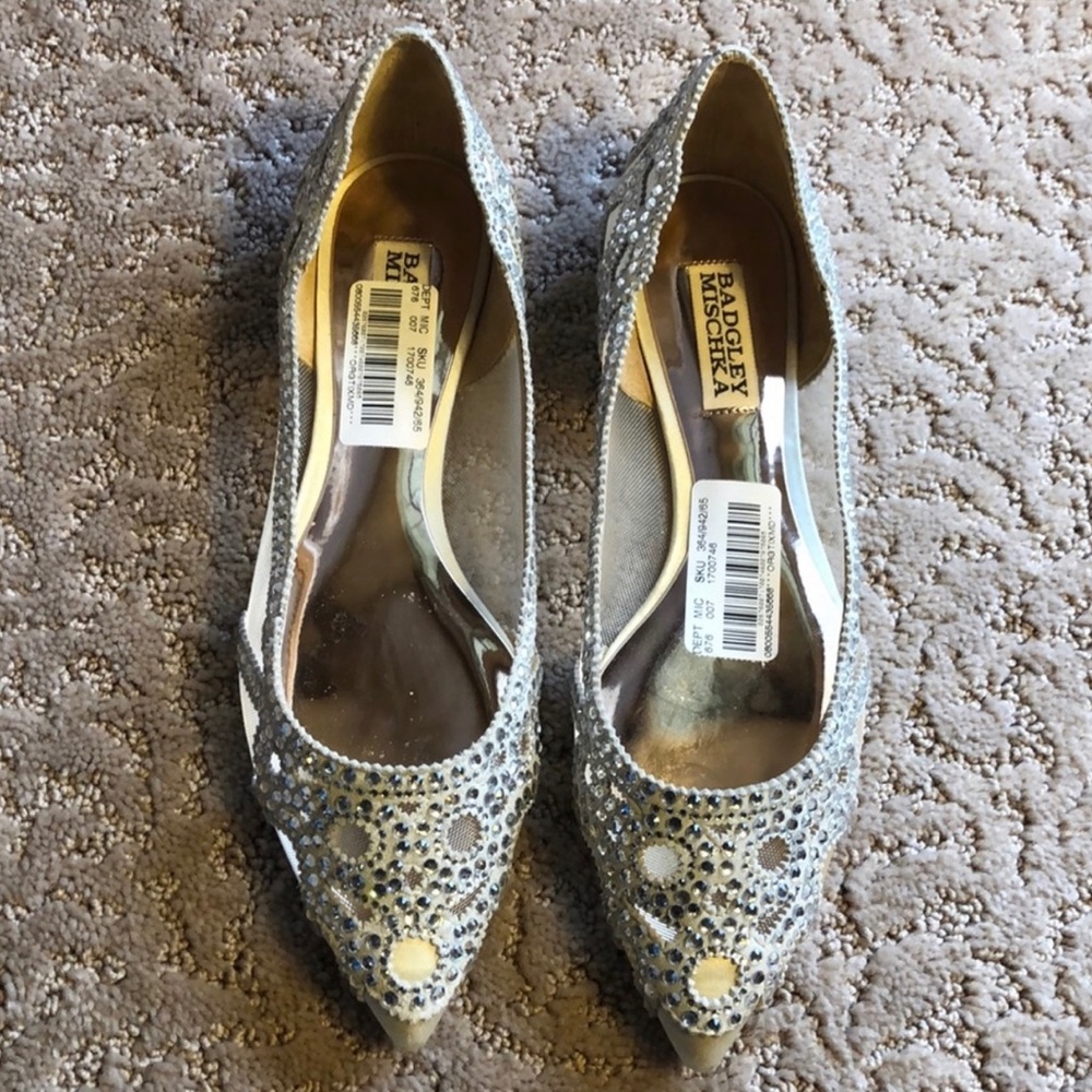 Badgley Mischka Gigi Crystal Rhinestone Pointy Toe Flat shoe size 6.5